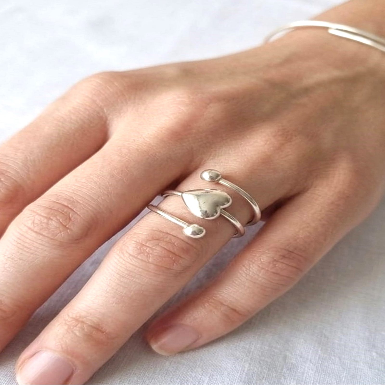 página10 ANILLO TRIPLE CORAZON - Imagen 1